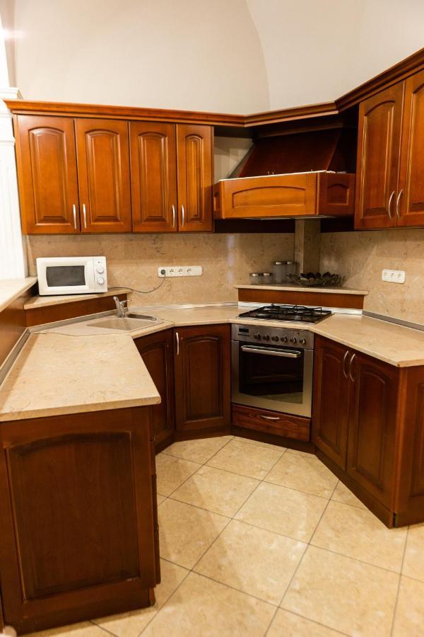 Luxury Downtown 3 Bedroom Apartment By Synagoge With Beautiful View 부다페스트 외부 사진