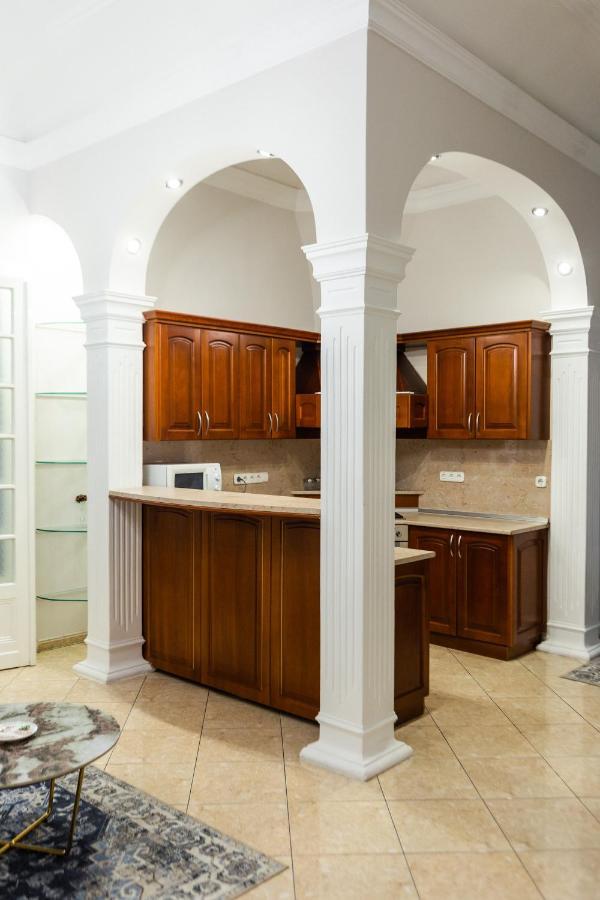 Luxury Downtown 3 Bedroom Apartment By Synagoge With Beautiful View 부다페스트 외부 사진