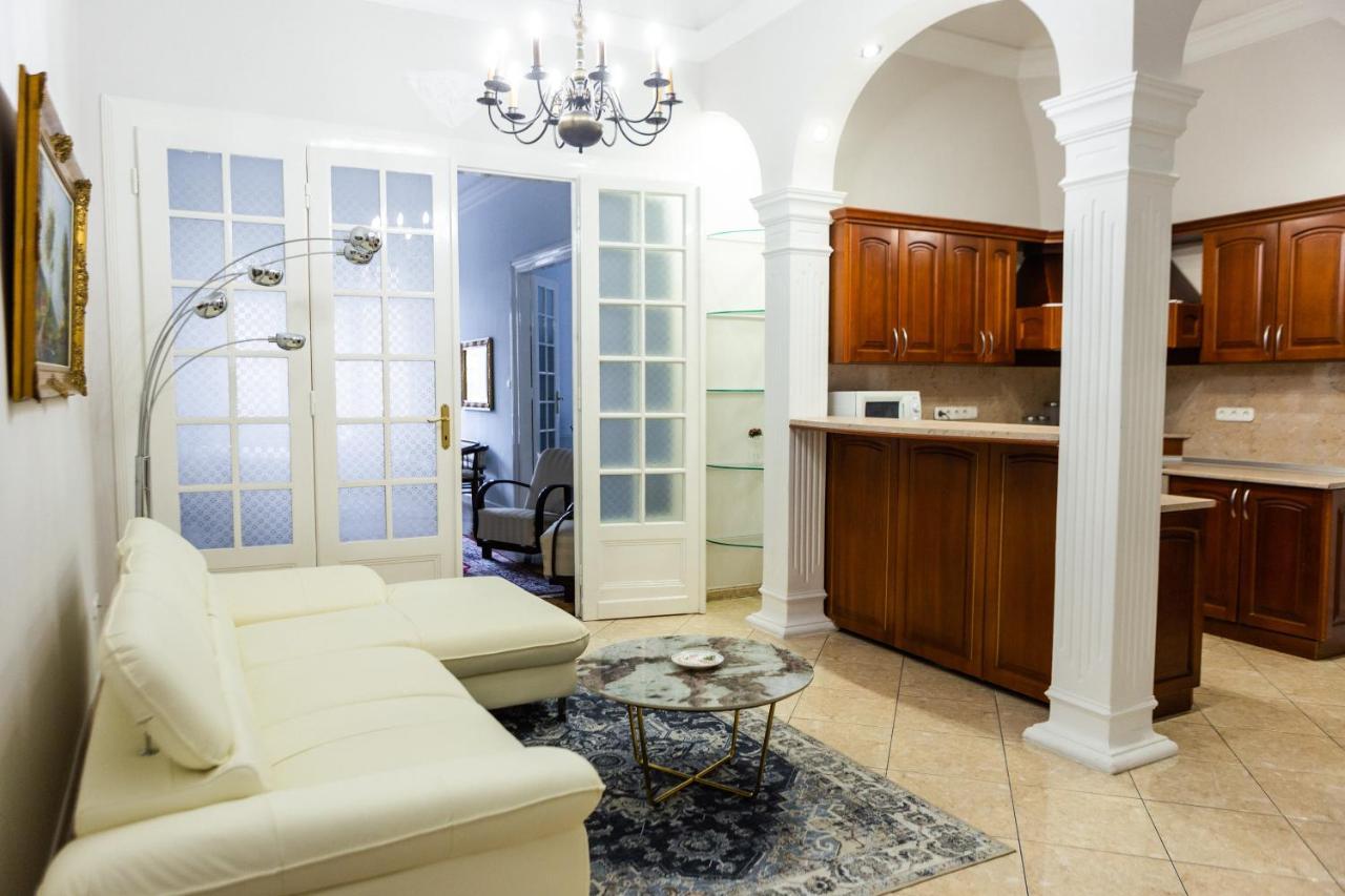 Luxury Downtown 3 Bedroom Apartment By Synagoge With Beautiful View 부다페스트 외부 사진